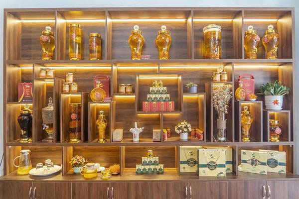 Cách chọn bình ngâm rượu đẹp để trưng phòng khách